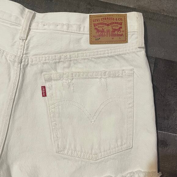 Levi’s 501 Signature Button Fly High Rise Cream Denim Shorts Women's Size 31 - Picture 8 of 14